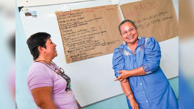 Mujeres sonriendo 