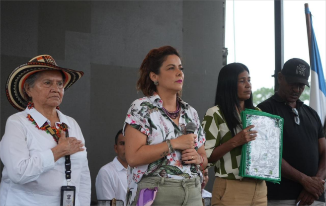 Jhenifer Mojica, ministra de Agricultura anuncia alianzas prodcutivas para comercializar productos del agro.