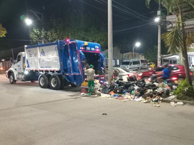 Basuras en la ciudadela Simón Bolívar