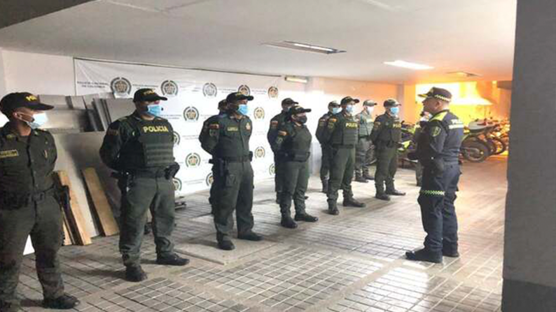 Policías