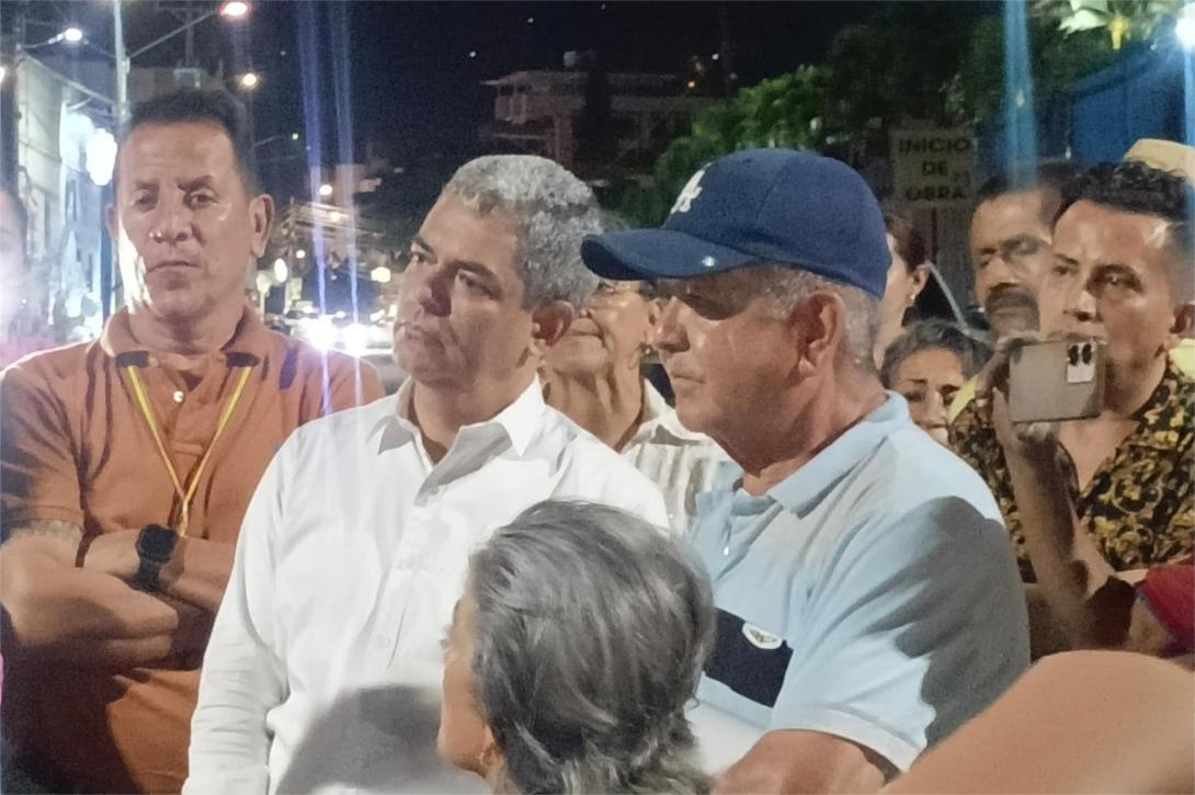 Edwar Amaya, secretario de gobierno y Noel Roa, presidente JAC barrio Restrepo