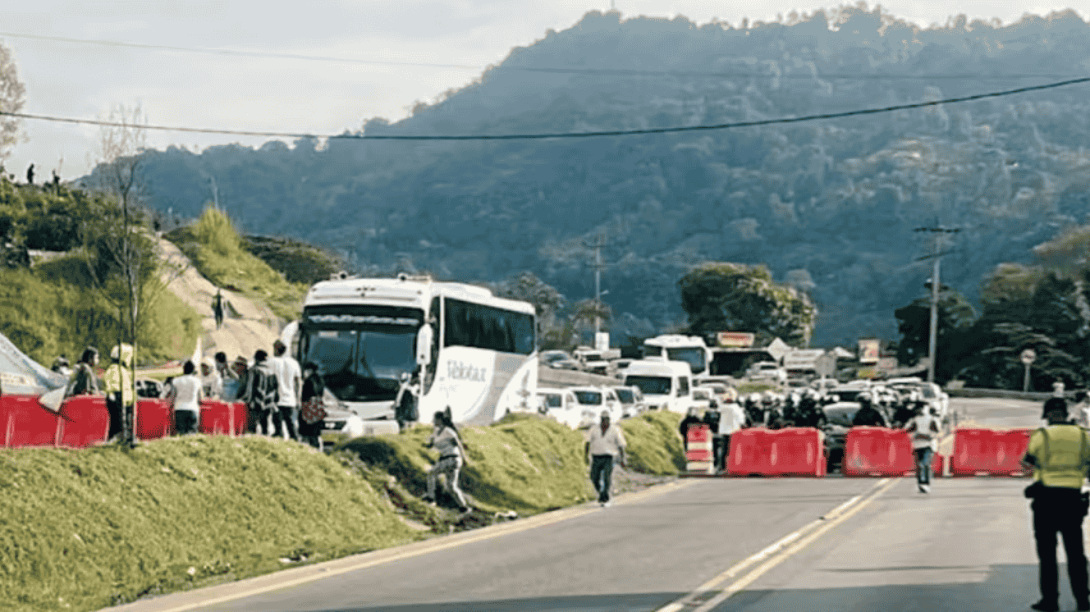 Vía Melgar - Bogotá 